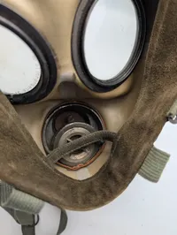 Tysk Gasmaske Model GM30 med Filter, dateret 1938, mint stand 