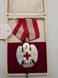 Dansk Røde Kors Fortjensttegn af 1. grad med original æske