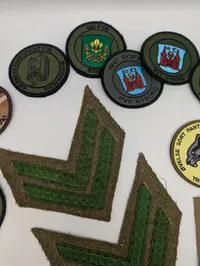 Samling af danske Hjemmeværnsmærker og militære distinktioner