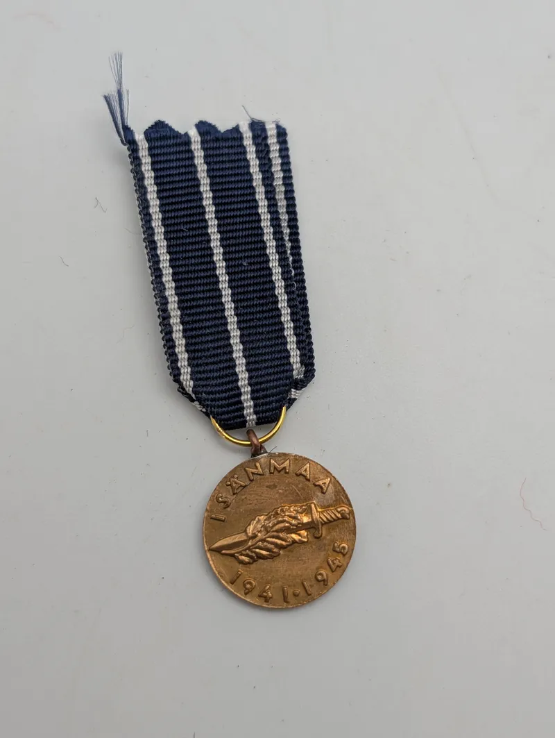 Finnish Continuation War Commemorative Medal 1941-1945 Miniture 