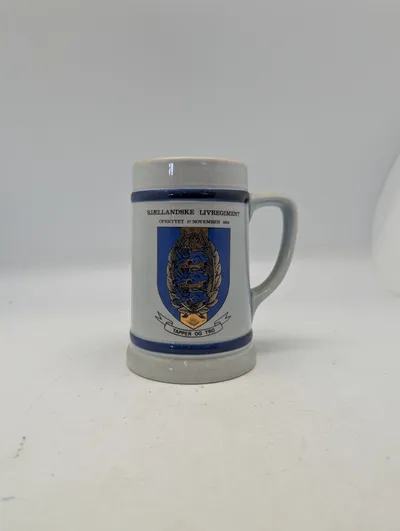 Søholm stentøjskrus, Sjællandske Livregiment