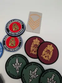 Samling af danske militære distinktioner og enhedsmærker