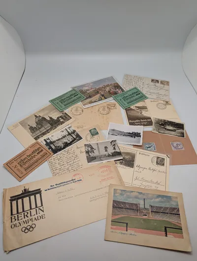 Samling af 1936 Berlin Olympiade Ephemera og Postkort