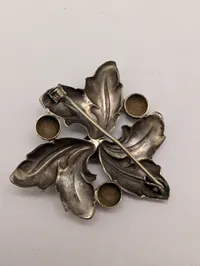 Niels Erik From broche i sterlingsølv med bladmotiv
