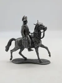 Napoleon Bonaparte til hest, tinfigur
