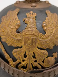Preussisk Pickelhaube Model 1895 med messingbeslag og ørn