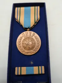 UNEF Gaza Souvenir-dolke og FN-medalje i original æske