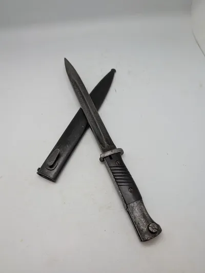 Tysk Mauser K98 Bajonet S84/98 med tilhørende metalskede, nummerens 