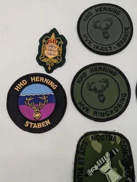 Samling af danske militære stofmærker fra Hjemmeværnet mm.