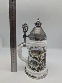 Tysk ølkrus i keramik med låg af tin, Neuschwanstein og Hohenschwangau