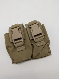 Militær Dobbelt Magasinlomme i Coyote Brown med Spænder