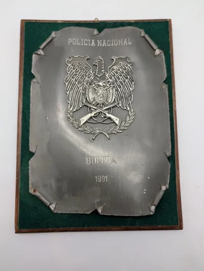 Boliviansk Policia Nacional Mindesplade i Metal, 1991
