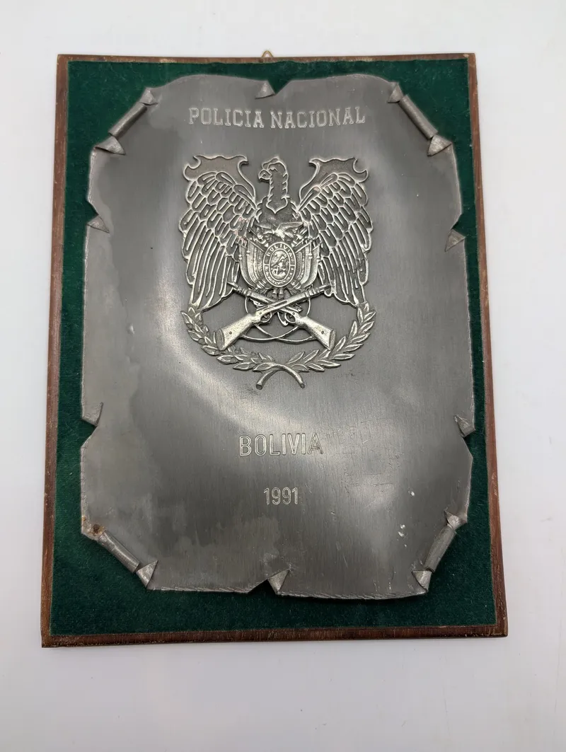 Boliviansk Policia Nacional Mindesplade i Metal, 1991